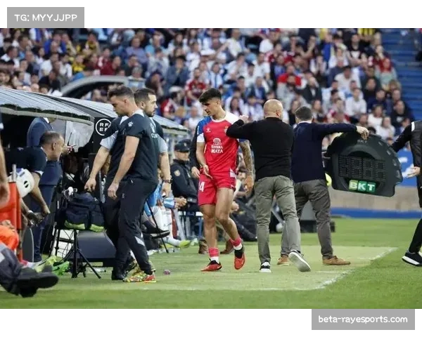 西班牙人锋线支柱普阿多膝关节损伤 客场进攻火力受到显著影响 西班牙人锋线支柱普阿多膝关节损伤 客场进攻火力受到显著影响